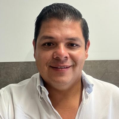 Ingeniero Hidráulico, Master en Energías Renovables Profesional con experiencia en construcción, obra de Infraestructura Recursos Hídricos Innovación Energética