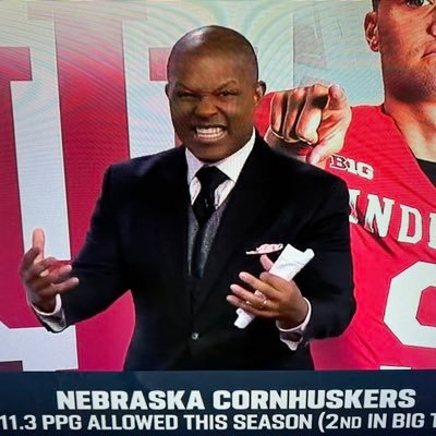 #TalkinBall @BigTenNetwork @NBCSports @670TheScore @FoxKickoff @SXMCollege ch. 372. I think 4 myself! RTs not endorsements. Still a 🍕snob! #AntBites #B1GAM
