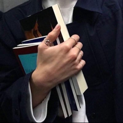 ماجستير @ArabEastcollege | عضو أساسي @Saudi_SBA | مختصّة بالقضايا التجارية والعقارية والمالية