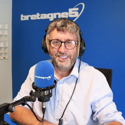 Journaliste, rédacteur en chef à @radio_bretagne5 #radio #medias