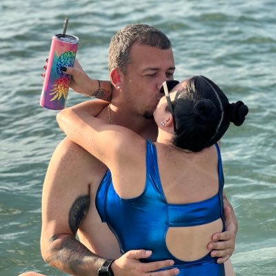 🍍Pareja Swinger🏳️🌈 🎥 Content Creators (DM for Collabs) 📍South Florida 🇵🇷