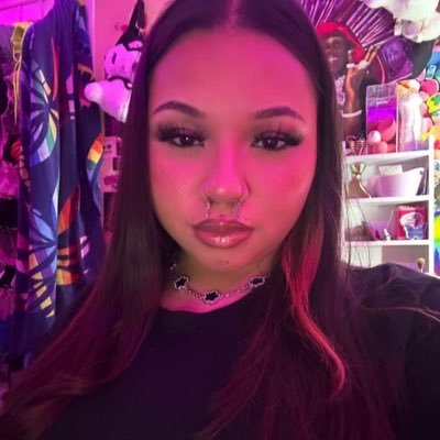 hmu 🤙 me with cashapp or Apple Pay ♋️❤️ for some dollars 💸