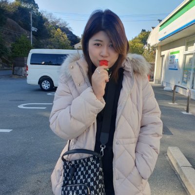 instagram : chomphu_jaa