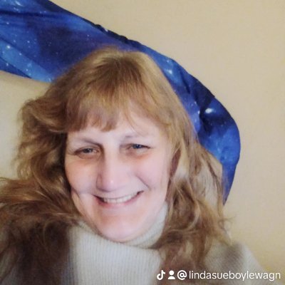 Linda, wife ,daughter sister lover all lives matter. I'm great loyal Eminem fan