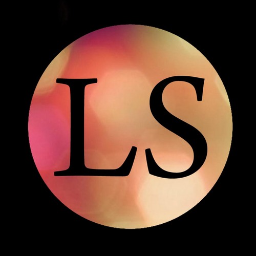 LockedSounds tries to provide some of the best looking and sounding acoustic session videos. We welcome new and ambitious artists. 
Director @RyanMakesVideos