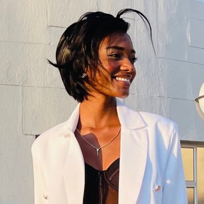 Qualified Afrikaans and English Educator✨️Tutor✨IUM SRC PRESIDENT 2024✨IUM SRC Secretary General 2023✨️ FashionLover✨️ Edu’Activist✨️ God♥️📍