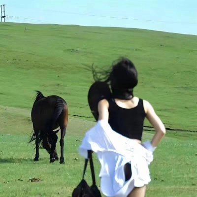 LaccsfWells's profile picture. Life is short and you deserve to be happy.