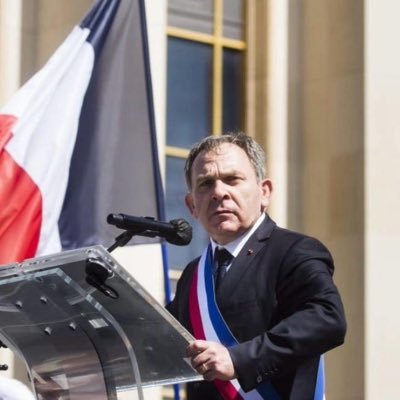 Avocat, ancien Secrétaire de la Conférence, Maire du XVIe ardt (2020-23) @mairiedu16, Conseiller de Paris, Pdt @GrpeDemainParis, Sénateur de Paris @lesRep_Senat