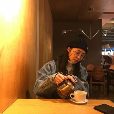 Mmmngj's profile picture. LN
-Moomoo who's in love with two Jungs 💖💖💖
Mamamoo nlg ❤️🤍💛💙