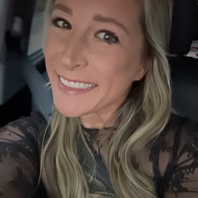 Content strategist in the tech space. Mom to the absolute best 8 year old.