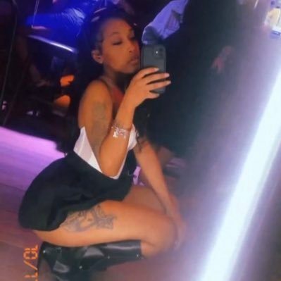 @_khloe23