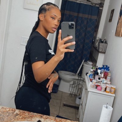 Blessed & Unbothered💁🏽♀️💕, Gemini ♊️, IG:Prettyface._Nikki 📸☺️ Positive Vibes Only btw 🙌🏽✨ #LLEastwood🖤 #LLMitch🕊️😇 #SterloForever 🤞🏽💙