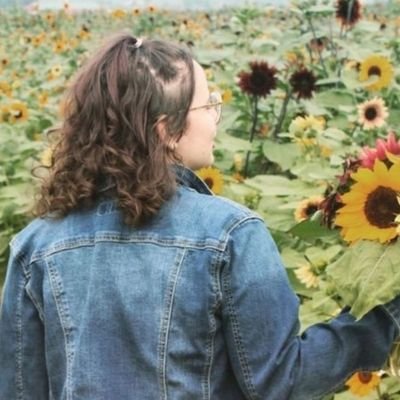 amnda4democracy's profile picture. a loud mouth bitch fighting for democracy