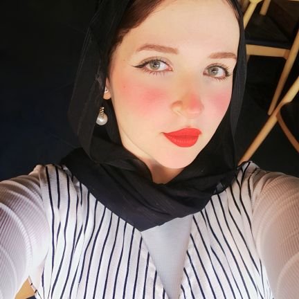 ياربّ،
أن أصل أخيرًا لمكان
يستحق كل هذه الرقة
التي في قلبي
مكان لا يجرؤ على خدشي.