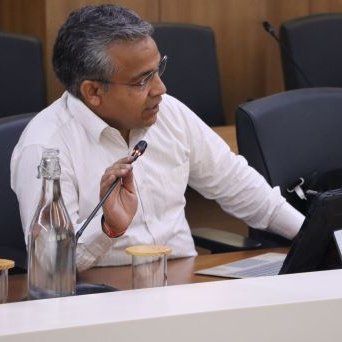I am a Computer Science researcher at IIIT-Delhi, India. My research interests are HCI, Mobile Computing, and Middleware Systems,
