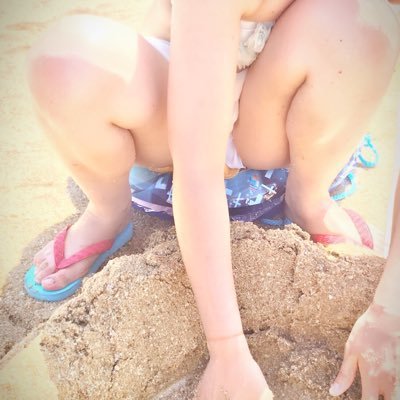 私たちは友達になり、一緒にデートや会話を楽しむことができます。一緒に買い物をして、親密なカップルの楽しさを味わう,LINEで私を追加してくださ