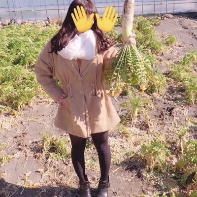 私たちは友達になり、一緒にデートや会話を楽しむことができます。一緒に買い物をして、親密なカップルの楽しさを味わう,LINEで私を追加してくださ