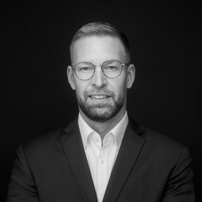 Ardent technophile, (former) eSports personality, Wine enthusiast & Family Man.