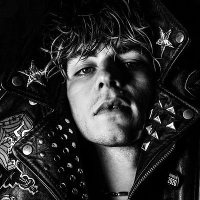 • Daniel Robert Campbell • Artist • Musician/Composer •
ˢᵒᵐᵉᵗⁱᵐᵉˢ ᵗʰᵉ ᵇᵉˢᵗ ᵗʰⁱⁿᵍˢ ʰᵃᵖᵖᵉⁿ ᵘⁿᵗⁱˡ ᵗʰᵉ ᵉⁿᵈ
. 🎸🥂🪐 @FrancaisBoucle🤍