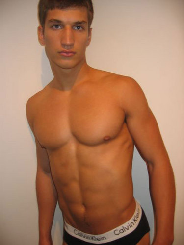 Hills_OfLondon's profile picture. Aspiring model just waiting to get my chance to shine. #teamfollowback #teamgay #gayistheway just get to know me for me. I don't bite. :)