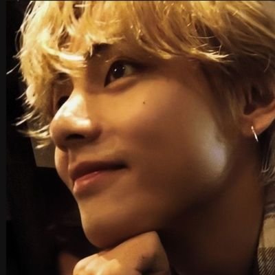 V_4ever_7's profile picture. ✯✵•𝑓𝑢𝑡𝑢𝑟𝑒'𝑠 𝑔𝑜𝑛𝑛𝑎 𝑏𝑒 𝑜𝑘𝑎𝑦•✵✯