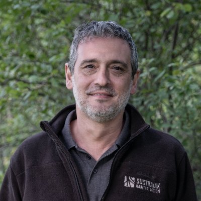 #Agroecología y #EconomíaSocialSolidaria para la transformación ecosocial. 💚 soil.
Cuenta en Mastodon: @DavidSustraiak@mas.to