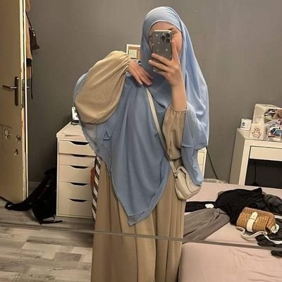 وَأُفَوِّضُ أَمري إِلَى اللَّهِ إِنَّ اللَّهَ بَصيرٌ بِالعِبادِ♥️🌿
