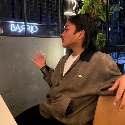 osnapitzhar's profile picture. 21 | ENFP | enby