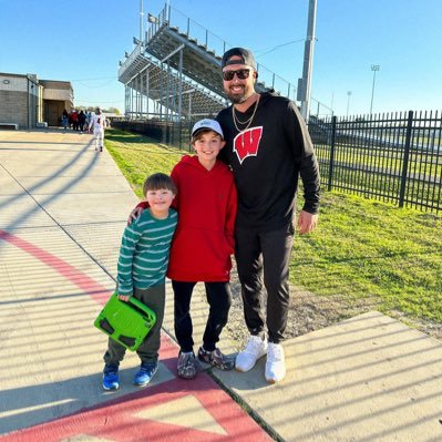 Offensive Coordinator || QB’s || Recruiting Coordinator @ Hughes Springs ISD •Jesus •Family •Football •Malachi 3:6