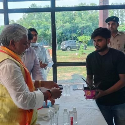 AkleshK82208104's profile picture. Bachelor of science (BSC)wild life forest tracker guard (Barachatti)भलुआचट्टी💐👍