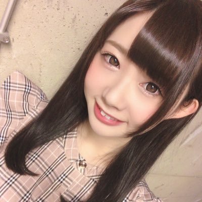 私たちは友達になり、一緒にデートや会話を楽しむことができます。一緒に買い物をして、親密なカップルの楽しさを味わう,LINEで私を追加してくださ