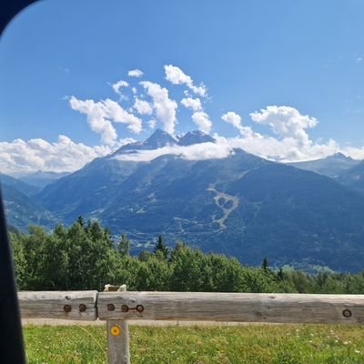 Yossi40178648's profile picture. 