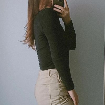 LizbeethLA's profile picture. Aún no averiguo cómo funciona esto de vivir.