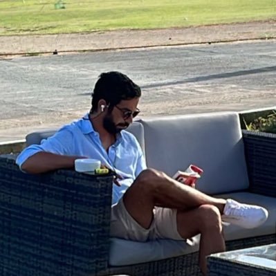 UndercoverBorch's profile picture. No te enfades, es sólo mi opinión.