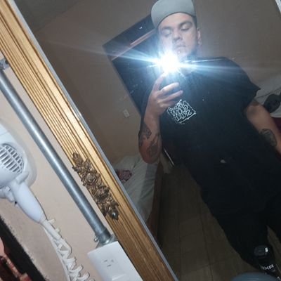 kibermendez's profile picture. Puro skapunk haha