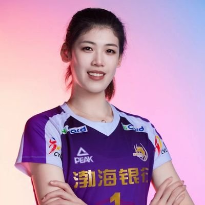 capetajoia's profile picture. 🇧🇷 volleyball | eurovision | haja o que hajar 🙌 🟡⚫