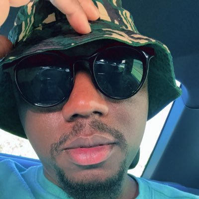 Oga_Mide's profile picture. *Economist (https://t.co/2MaTfhVJCk. MSc) (MA)* Gemini * MUFC * Ambivert * 📸📚💰 ....✌✌
