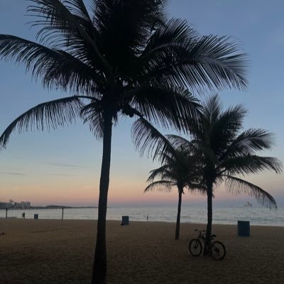 la__z2810's profile picture. So I could take the back road, But your eyes will lead me straight back home✖️