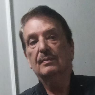 Abogado por la UAS. Sinaloense. Comunicólogo, coordinador de Com, Soc. en varias Secretarías de Estado y órganos paraestatales. Aficionado al Béisbol.