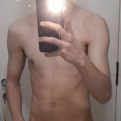 soy muy caliente con morbos extraños,
pijon, dominante y discreto
no estoy disponible