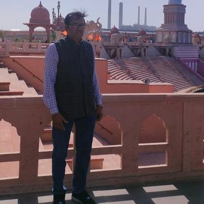 🌹मेरे व्यक्तित्व व व्यवहार को मत मिलाइए, क्योंकि व्यक्तित्व मै हूं, व्यवहार आप पर निर्भर करता है।