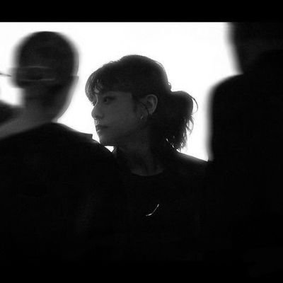 𖤐 ꞋꞌꞋ 教えてくれたんだ;
いつの日かその悲しみは,
僕らを紡いでいく!✦
𝑦𝑜𝑢𝑟 𝑒𝑦𝑒𝑠 𝑡𝑒𝑙𝑙...