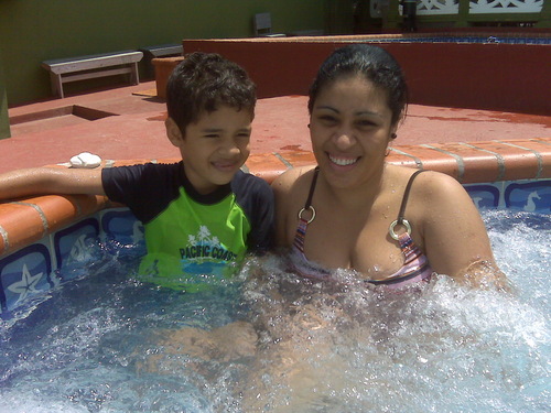 YYCN18's profile picture. Si deseas el éxito, no lo busques; limítate a hacer lo que amas y en lo que crees. El éxito vendrá por añadidura.