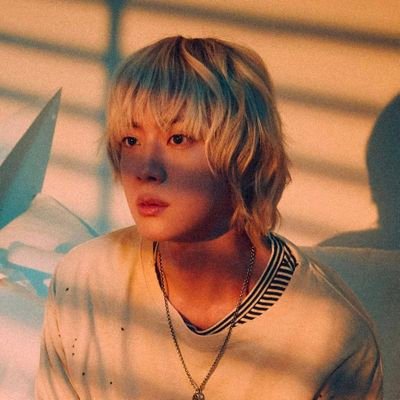 Eu almejo uma vida onde só haja pizza e @bts_twt!