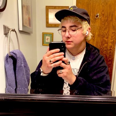 offpuddingpuns's profile picture. she/they