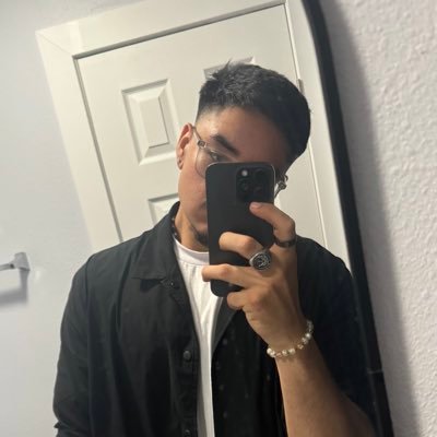 EddySuprah's profile picture. Professional over thinker || sometimes I tweet funny shit
