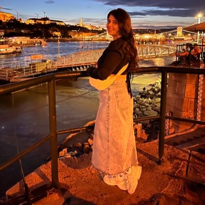 divya_kandpal's profile picture. Designing products for riders @Swiggy | Yoga 🧘‍♀️ Music🎵 Love ❤️