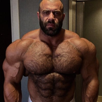 Bulgarian Alpha King 👑 CashMaster 💸Heavyweight Bodybuilder 1.85/138kg 🍆🍆🍆 22cm XXL UNCUT 👟 46.5 🥇 IFBB Pro 🇧🇬 For daily 🔥🔥posts/ requests: