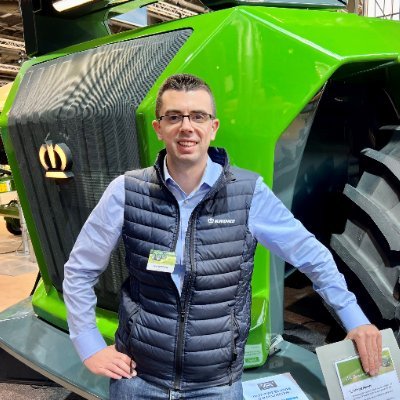 Responsable #Marketing eet #Communication du spécialiste du fourrage @KroneFrance #passion #agriculture #élevage #connecté #farming #Finistère 🤗🚜🐄🌱🌾🌽📷