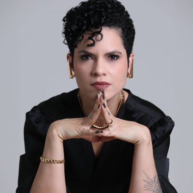 Gasto toda a paciência sendo advogada e mãe de três, sobra nada pra bolsominion!